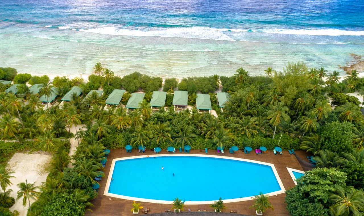 Canareef Resort Maldives 4*
