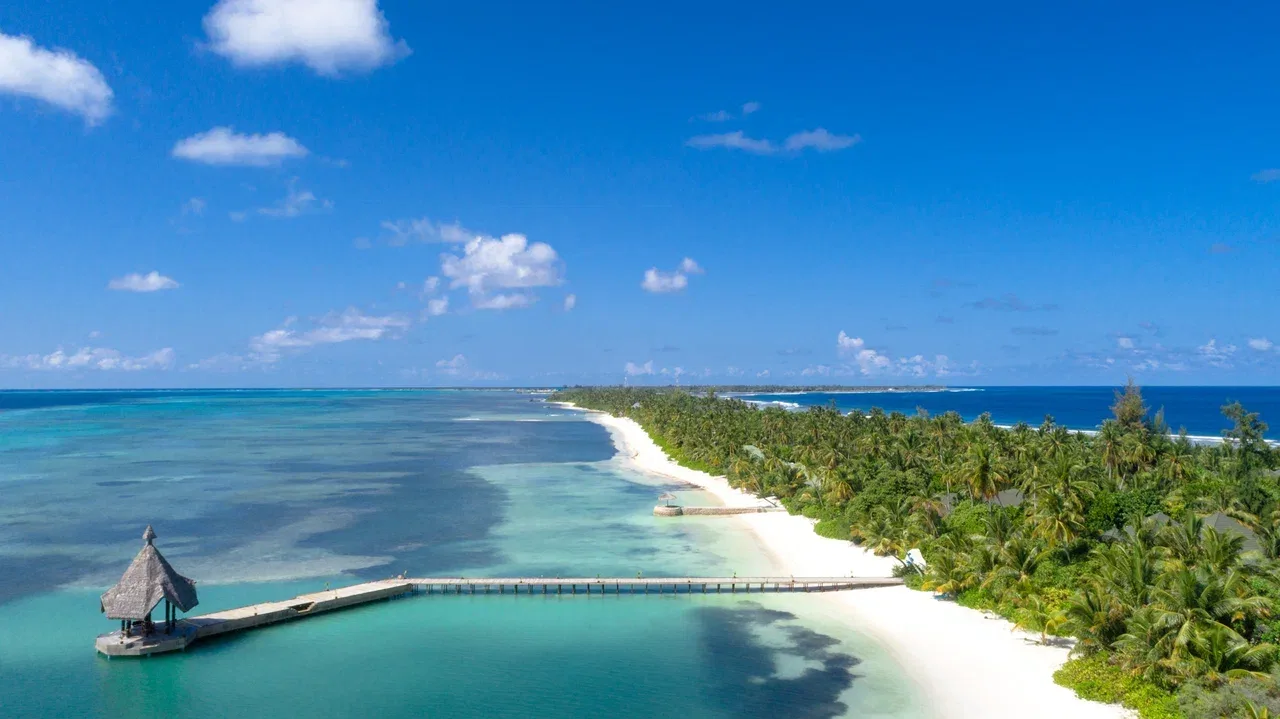 Canareef Resort Maldives 4*