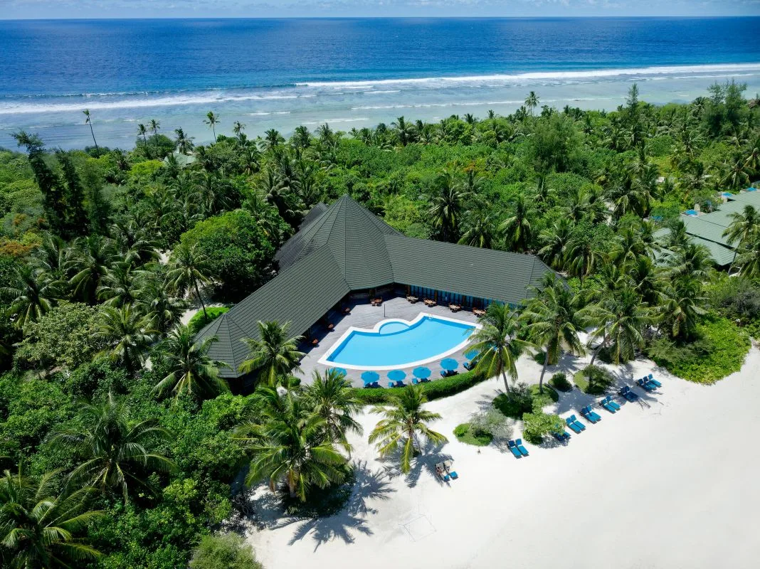 Canareef Resort Maldives 4*